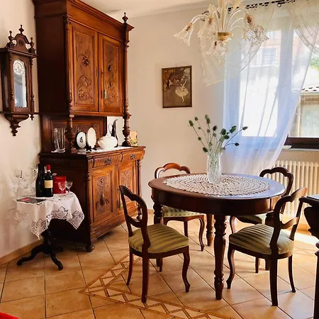 Apartmán La Casa Del Nonno Montegrosso dʼAsti